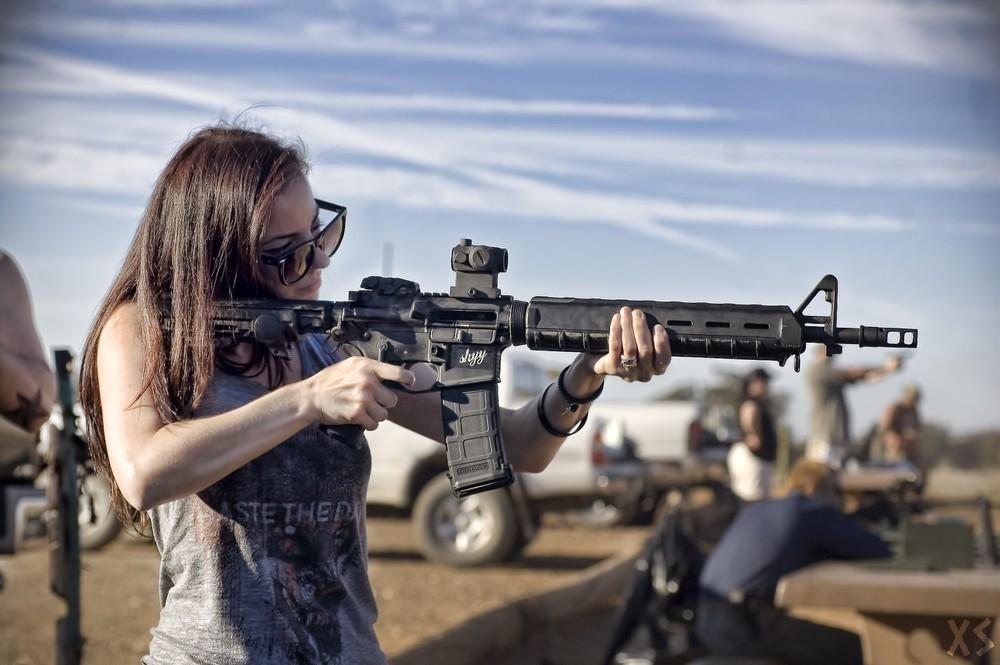 Фотография: Девушки и оружие №38 - BigPicture.ru
