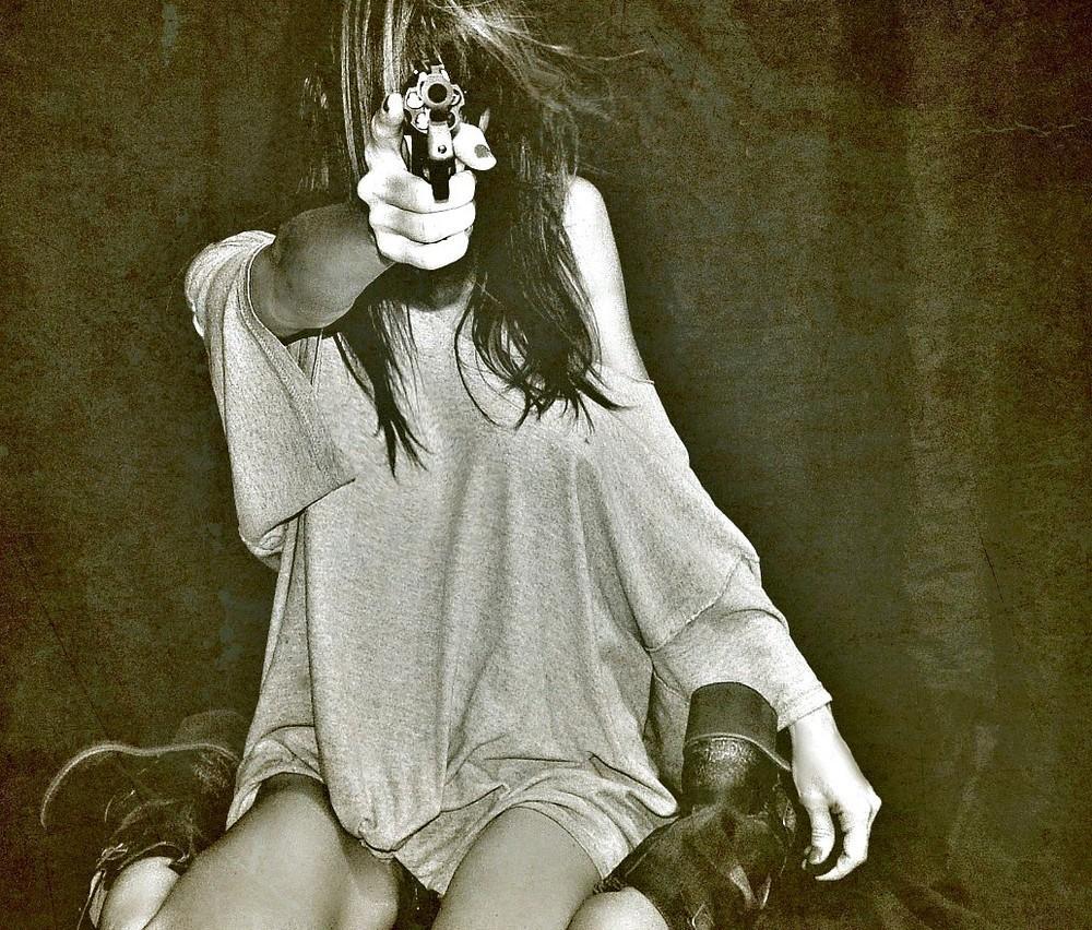 Фотография: Девушки и оружие №40 - BigPicture.ru