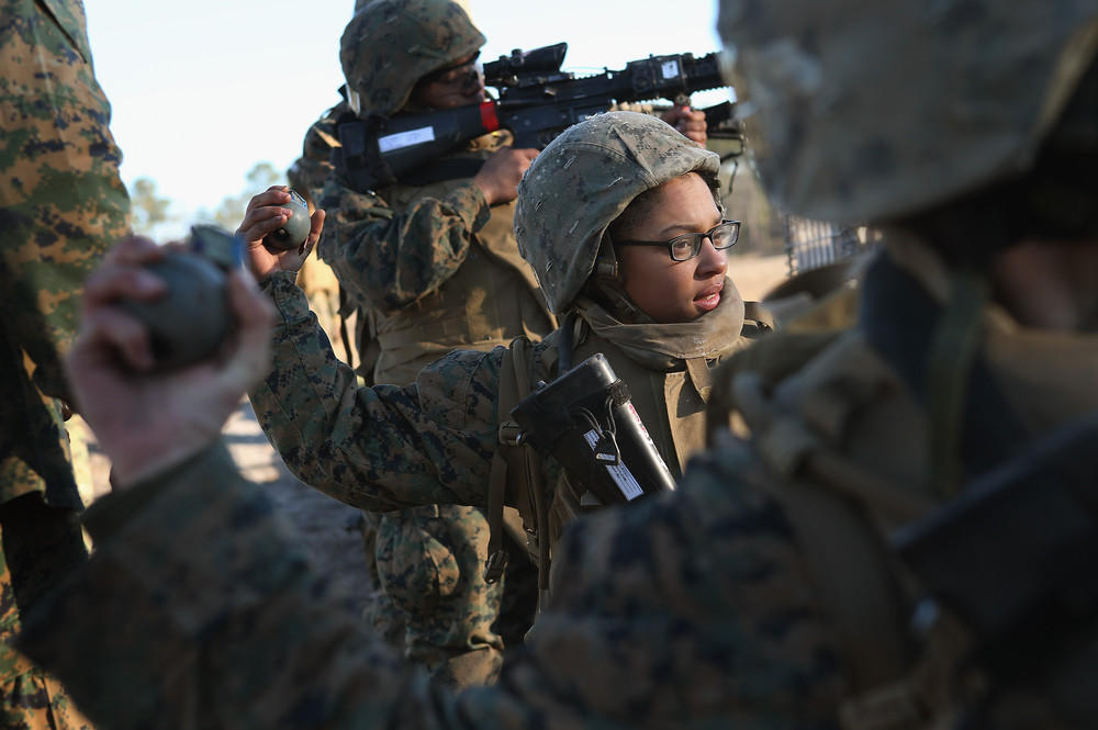 Фотография: Боевая подготовка женщин-морских пехотинцев США №12 - BigPicture.ru
