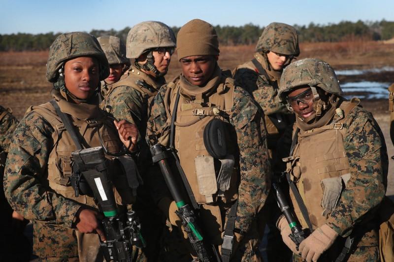 Фотография: Боевая подготовка женщин-морских пехотинцев США №1 - BigPicture.ru