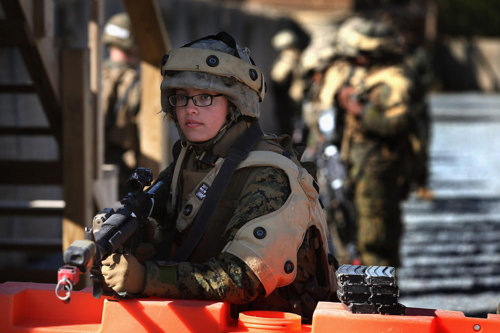 Фотография: Боевая подготовка женщин-морских пехотинцев США №10 - BigPicture.ru