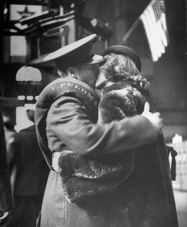 Фотография: Прощание американки. Пенсильванский вокзал. 1943 №16 - BigPicture.ru