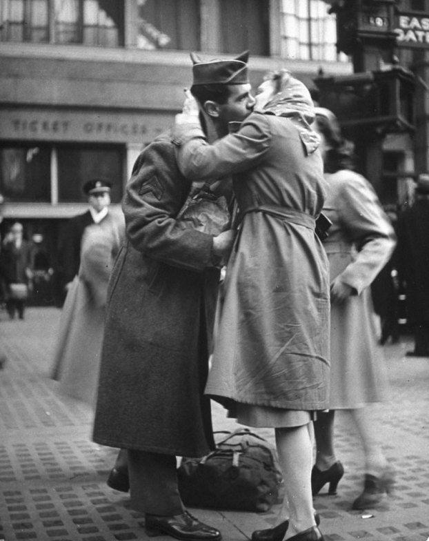 Фотография: Прощание американки. Пенсильванский вокзал. 1943 №4 - BigPicture.ru