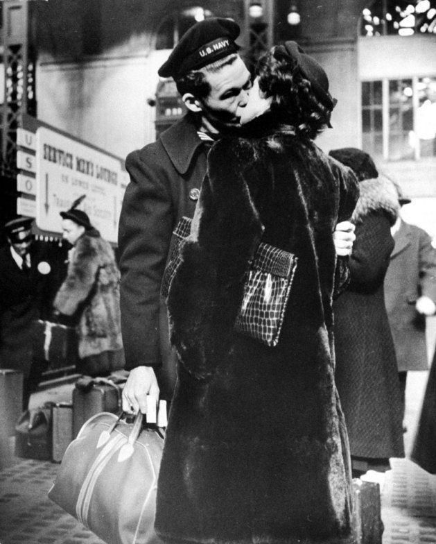 Фотография: Прощание американки. Пенсильванский вокзал. 1943 №29 - BigPicture.ru