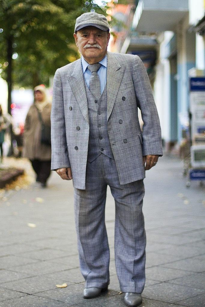 Фотография: Харизматичный старичок Али каждый день демонстрирует новый лук №30 - BigPicture.ru