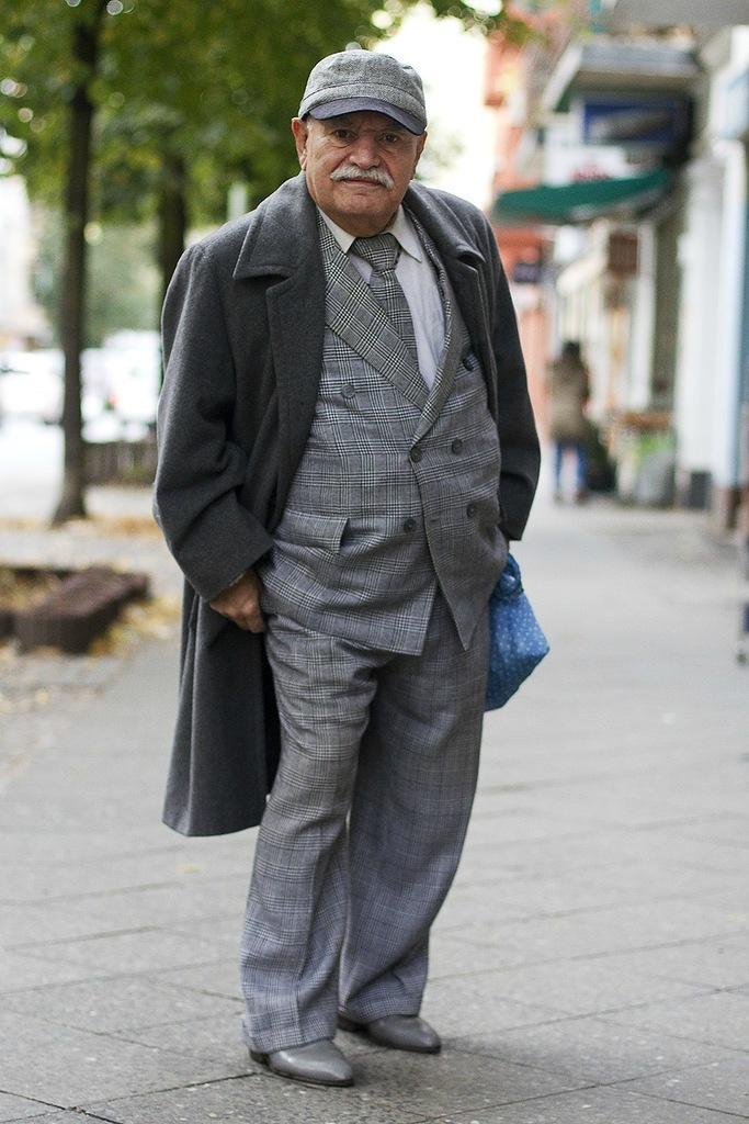 Фотография: Харизматичный старичок Али каждый день демонстрирует новый лук №15 - BigPicture.ru