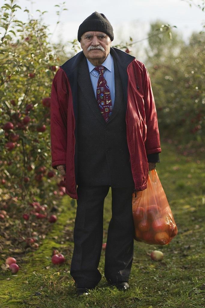 Фотография: Харизматичный старичок Али каждый день демонстрирует новый лук №11 - BigPicture.ru