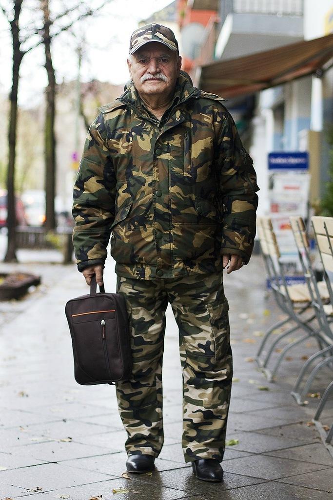 Фотография: Харизматичный старичок Али каждый день демонстрирует новый лук №23 - BigPicture.ru