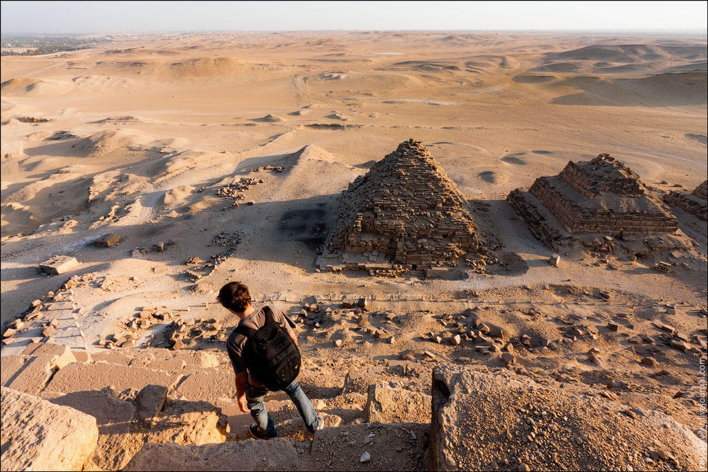 Фотография: Московские руферы забрались на египетские пирамиды №8 - BigPicture.ru