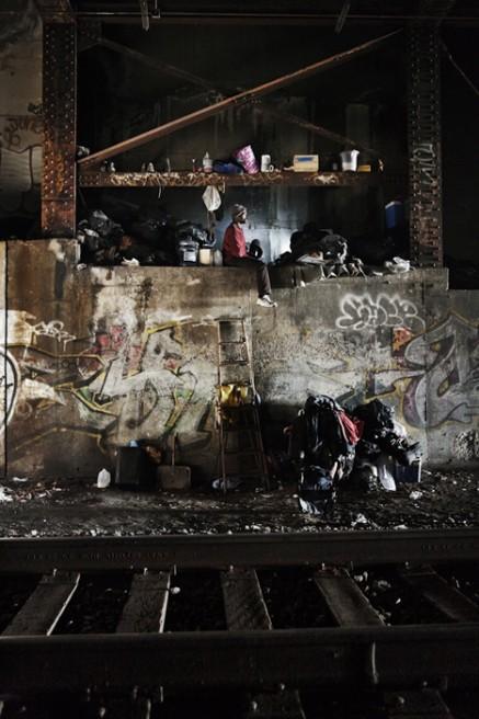 Фотография: Семейные отношения бомжей из нью-йоркского метро №2 - BigPicture.ru