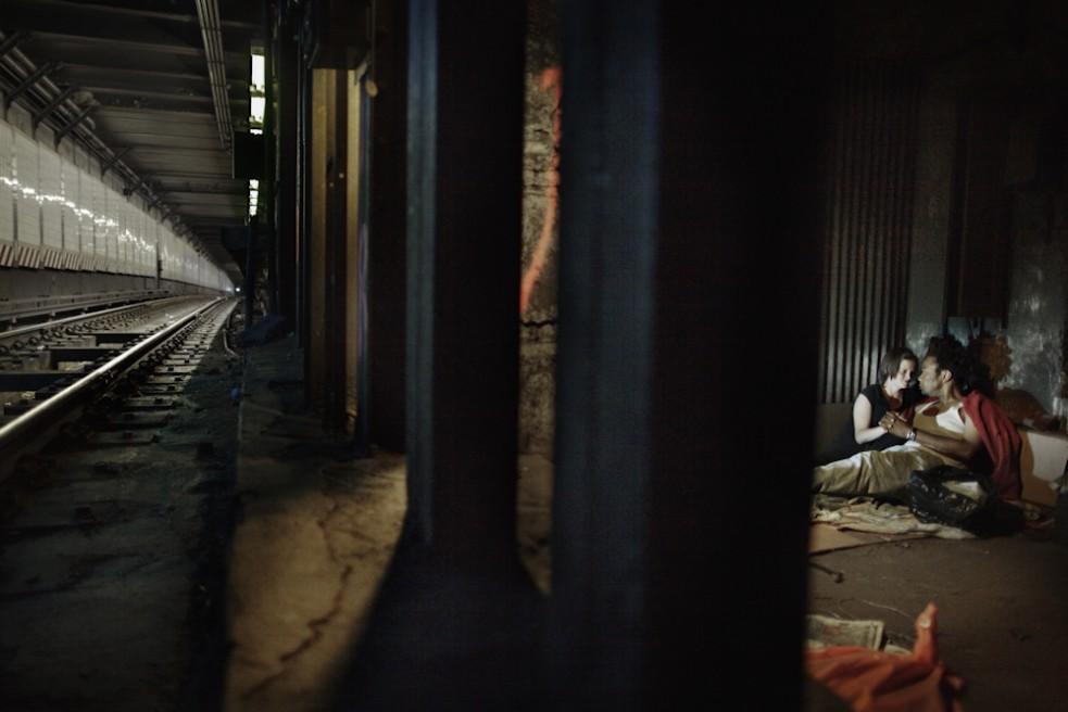 Фотография: Семейные отношения бомжей из нью-йоркского метро №29 - BigPicture.ru