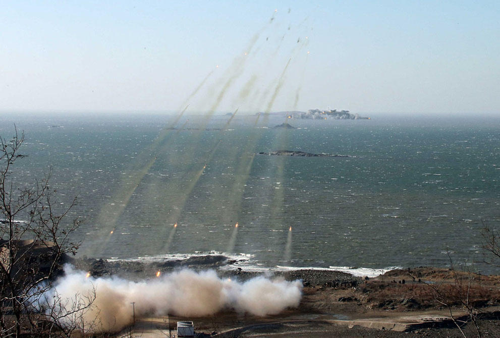 Фотография: Северная Корея привела ракеты в боевую готовность и целится в США №29 - BigPicture.ru