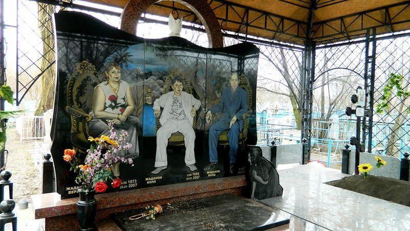 Фотография: Могилы цыганских авторитетов в Украине №21 - BigPicture.ru