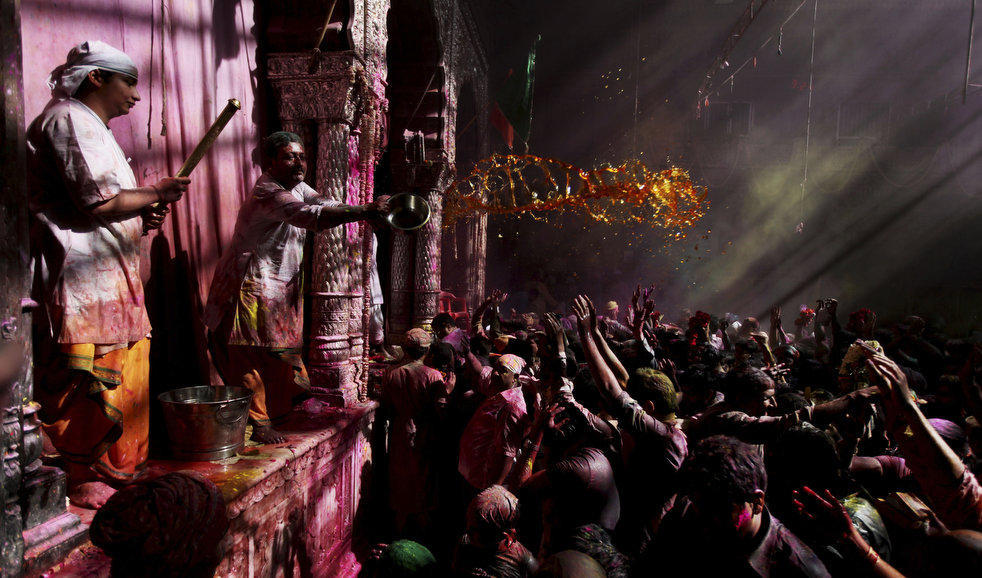 Фотография: Празднование фестиваля Холи в Индии №24 - BigPicture.ru