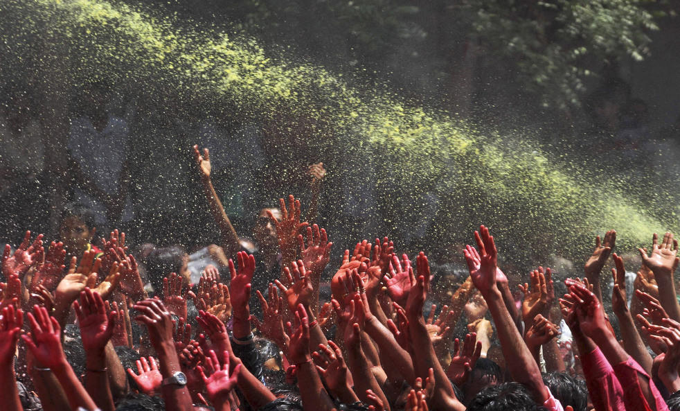 Фотография: Празднование фестиваля Холи в Индии №28 - BigPicture.ru