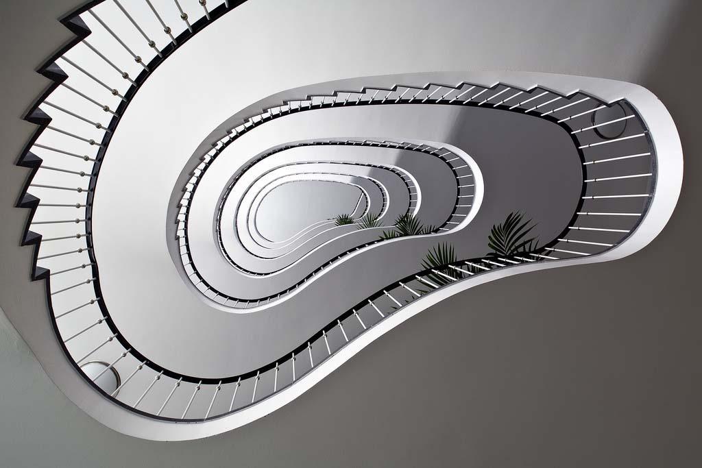 Фотография: Головокружительная красота спиральных лестниц №27 - BigPicture.ru