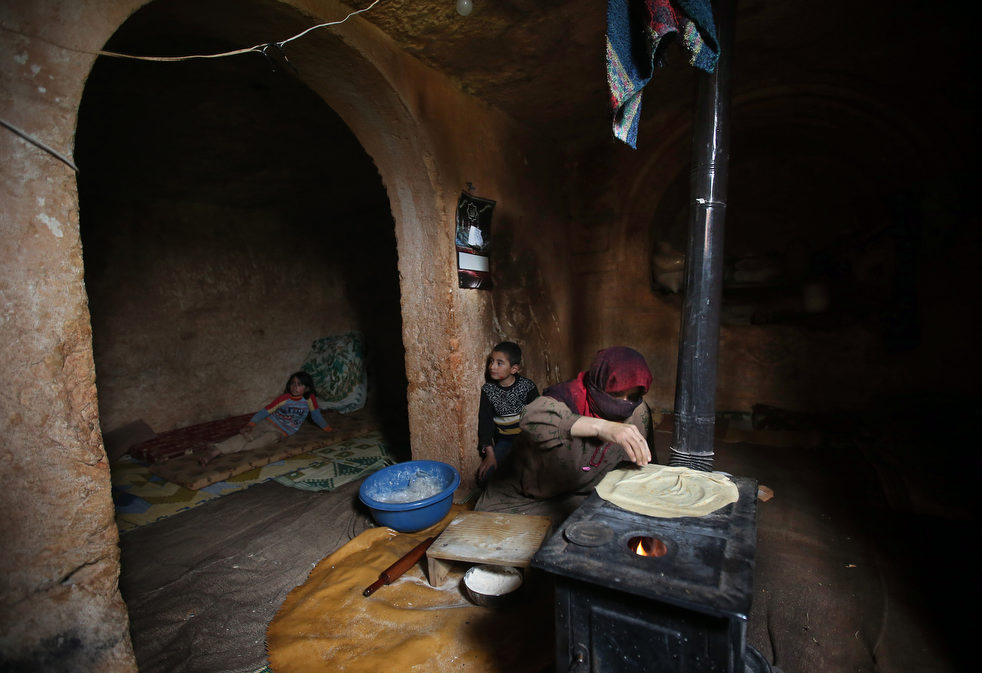 Фотография: Сирийцы нашли убежище в римских гробницах №11 - BigPicture.ru