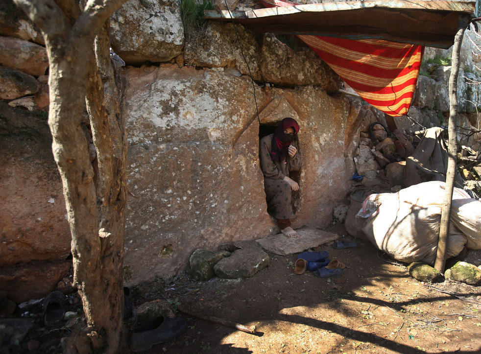 Фотография: Сирийцы нашли убежище в римских гробницах №7 - BigPicture.ru