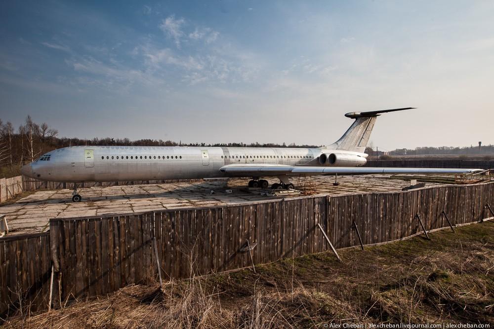 Фотография: Самолет Брежнева в украинском огороде №11 - BigPicture.ru