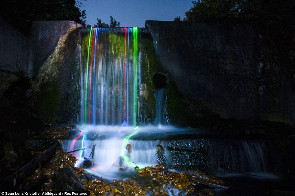 Фотография: Неоновые водопады №8 - BigPicture.ru
