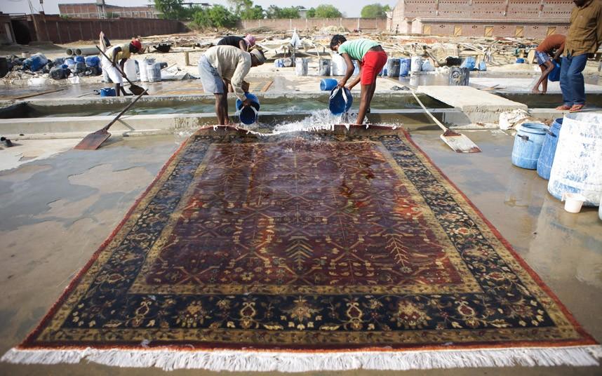 Фотография: Как делают ковры в Индии №7 - BigPicture.ru