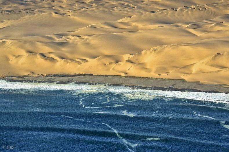 Фотография: Там где пустыня встречается с водой №4 - BigPicture.ru