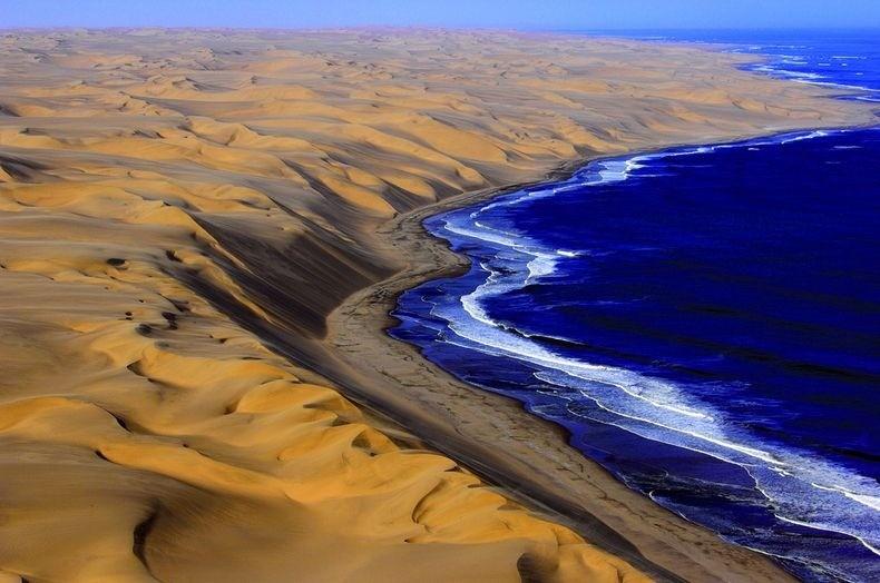 Фотография: Там где пустыня встречается с водой №5 - BigPicture.ru
