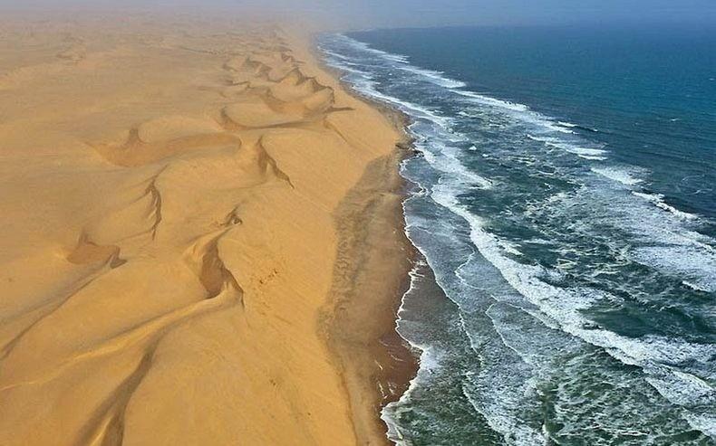 Фотография: Там где пустыня встречается с водой №6 - BigPicture.ru