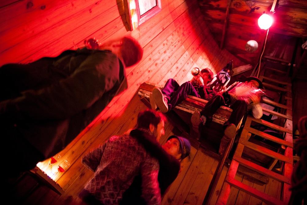 Фотография: Хипстерское гнездо - тайный бар на Манхэттене №5 - BigPicture.ru