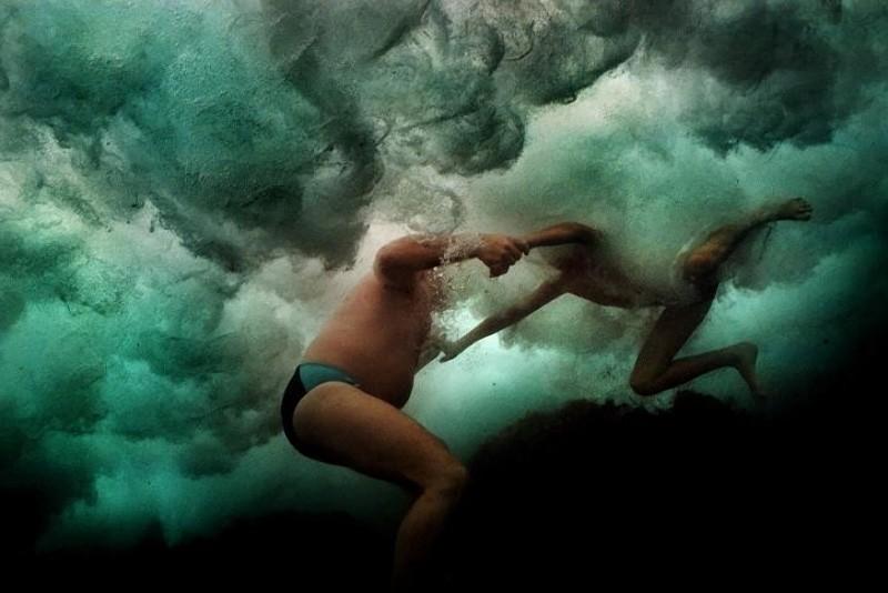 Фотография: Бегущая под волнами №3 - BigPicture.ru