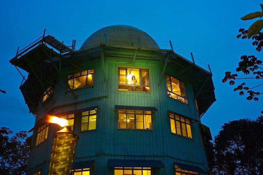 Фотография: Отель в радарной башне №5 - BigPicture.ru