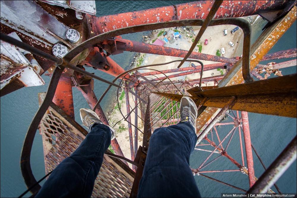 Фотография: Нелегальное восхождение на самый большой в мире вантовый мост №19 - BigPicture.ru