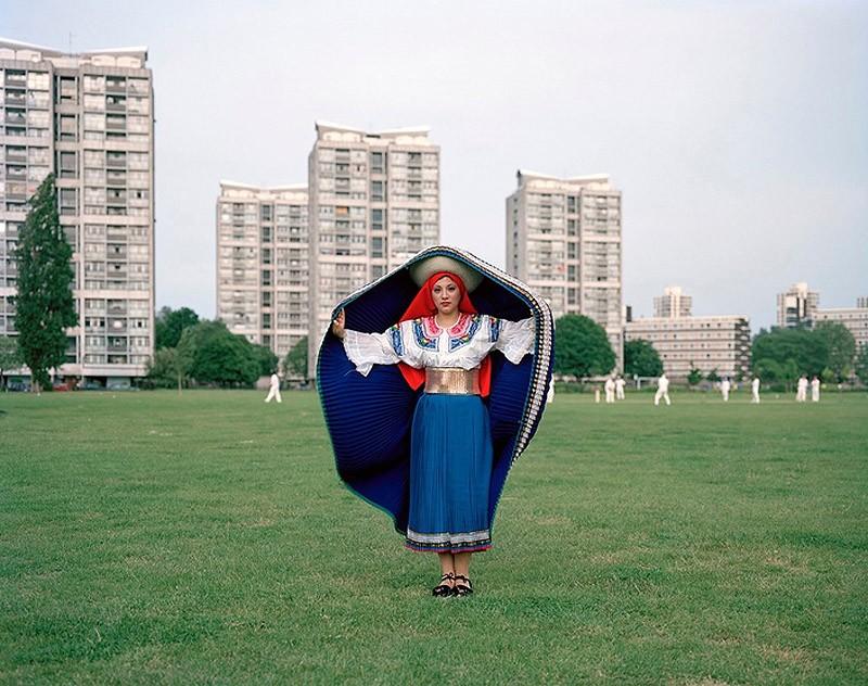 Фотография: Маленькие миры Лондона: эмигранты в национальных костюмах №17 - BigPicture.ru