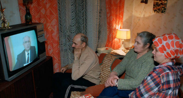 Самые яркие кадры последних месяцев существования СССР