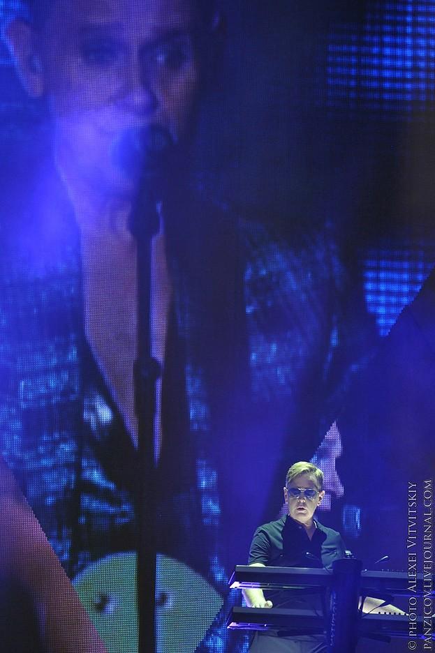 Фотография: Depeche Mode в Москве на стадионе в Черкизово №49 - BigPicture.ru