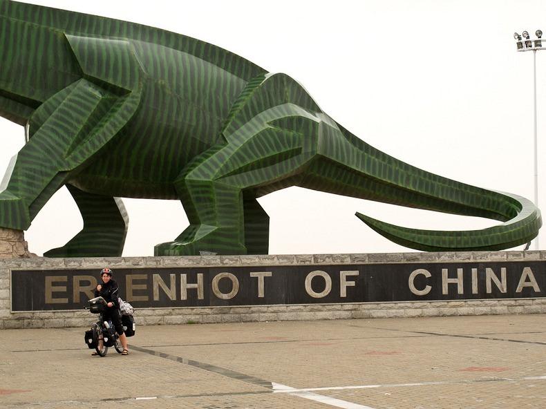 Фотография: Целующиеся динозавры Эрэн-Хото в Китае №5 - BigPicture.ru