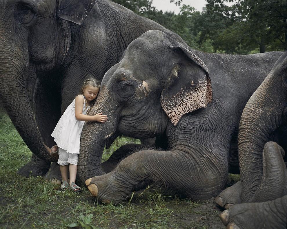 Фотография: 10 самых трогательных историй общения детей и животных №2 - BigPicture.ru