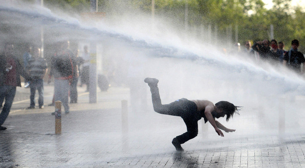Фотография: Массовые протесты в Турции №10 - BigPicture.ru