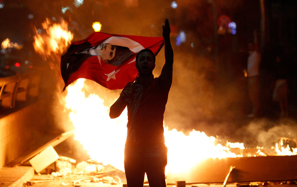 Фотография: Массовые протесты в Турции №17 - BigPicture.ru