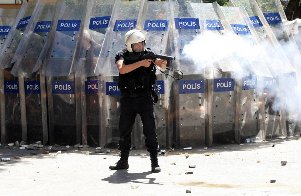 Фотография: Массовые протесты в Турции №24 - BigPicture.ru