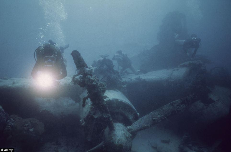 Фотография: Подводное кладбище кораблей №9 - BigPicture.ru