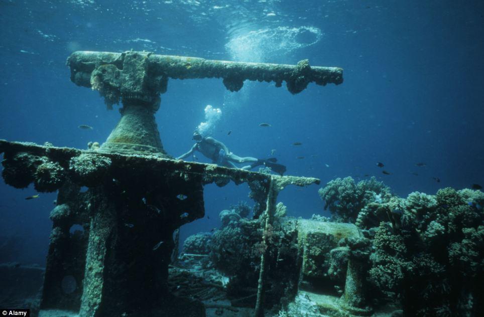 Фотография: Подводное кладбище кораблей №20 - BigPicture.ru