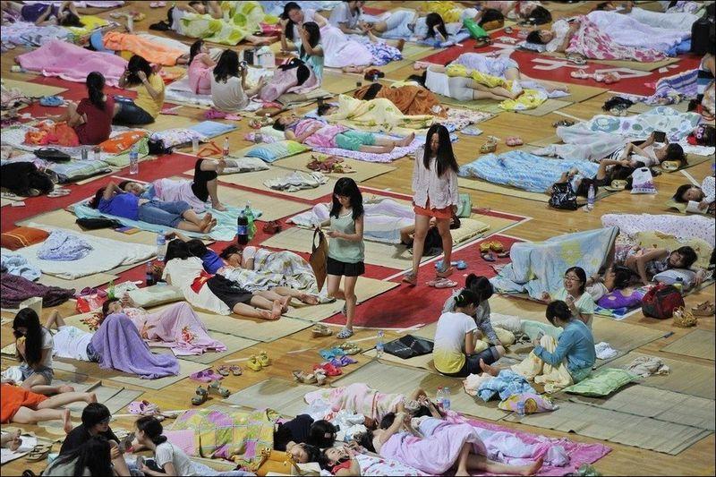 Фотография: Что спасает китайских студентов от жары? №14 - BigPicture.ru