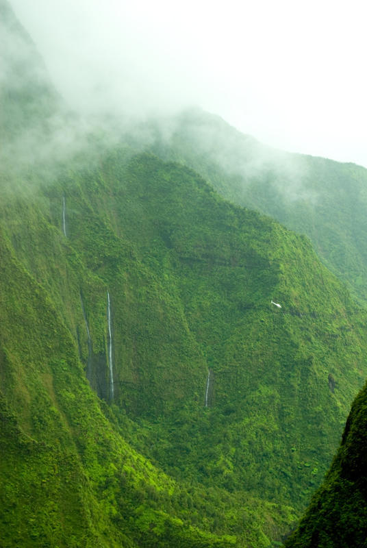 Фотография: Стена слез: водопад Хонокохау на Гавайях №11 - BigPicture.ru