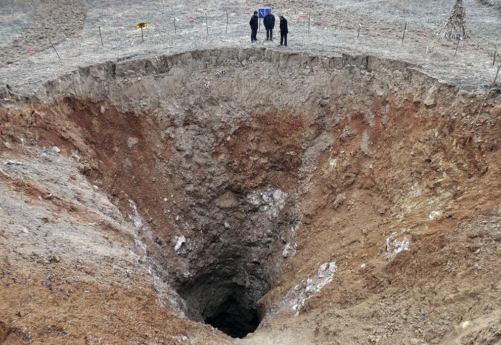 Фотография: Карстовые воронки - когда земля разверзается №23 - BigPicture.ru