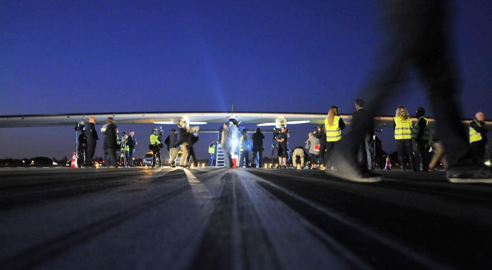 Фотография: Solar Impulse завершил свой исторический полет над США №7 - BigPicture.ru