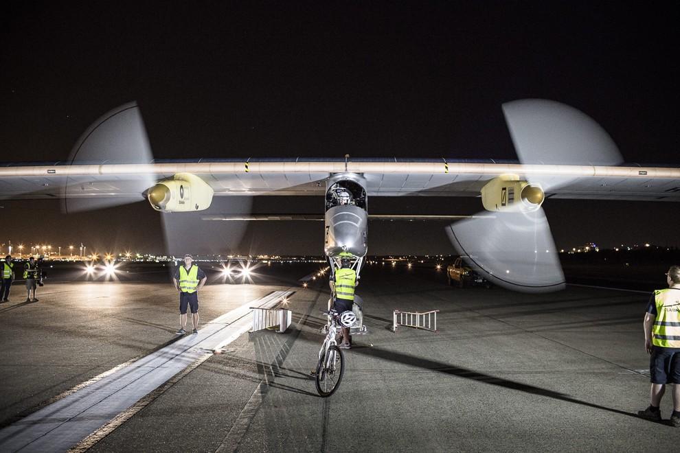 Фотография: Solar Impulse завершил свой исторический полет над США №21 - BigPicture.ru