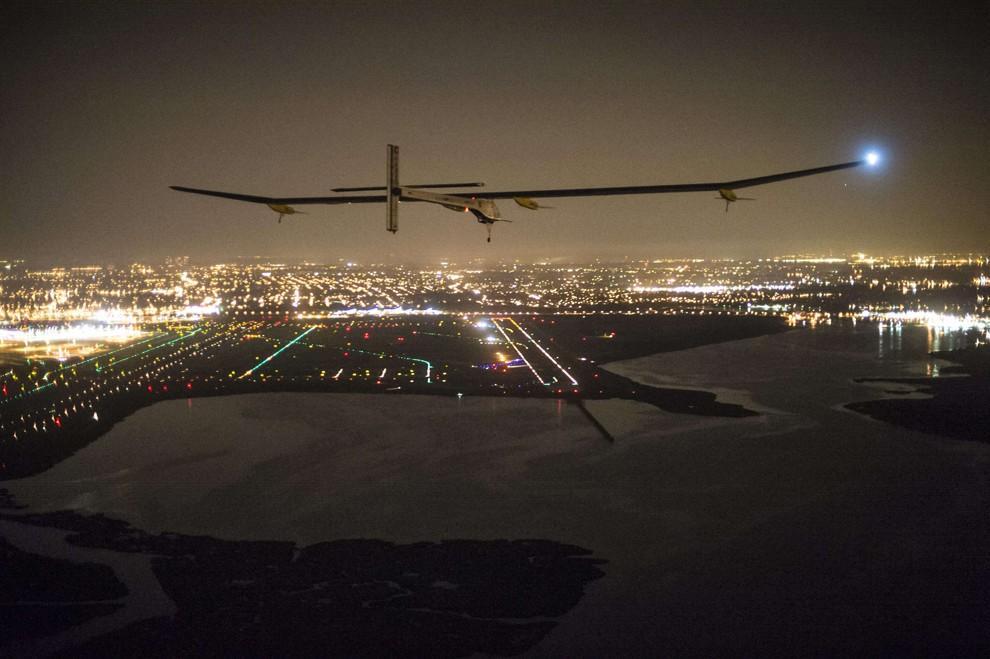 Фотография: Solar Impulse завершил свой исторический полет над США №23 - BigPicture.ru