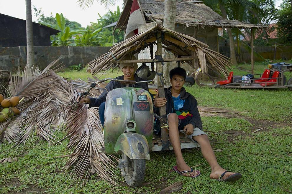 Фотография: Поклонники легендарных мопедов Vespa в Индонезии №9 - BigPicture.ru