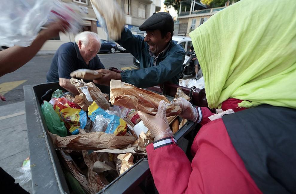 Фотография: Французский пенсионер питается из мусорных контейнеров №13 - BigPicture.ru